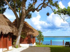 Tuc&aacute;n Villages Bacalar Lagoon Front，位于巴卡拉尔的木屋