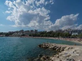 Luxury Rooms Near the Beach