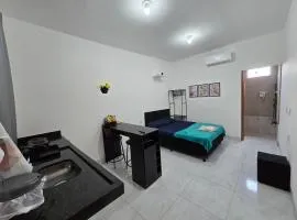 Flat completo 23 com ar condicionado e local tranquilo