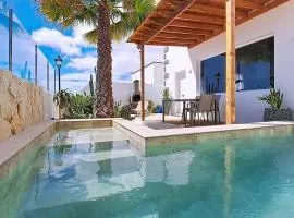 CocoMar I- Luxurious villa with pool near the sea