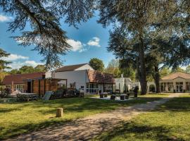 Hotel Mercure Parc du Coudray - Barbizon，位于勒库德雷·蒙特考克斯的酒店