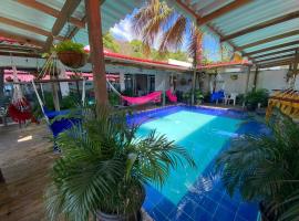 Hostal Hilltop Sapzurro，位于扎普祖罗的酒店