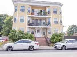 Full Apartment in Lynn - Fits 5 people