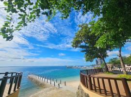 Savoy Hotel Mactan Cebu near Newtown Beach，位于麦克坦的酒店