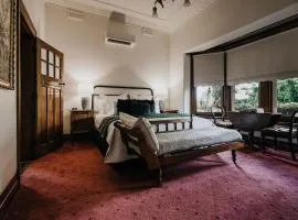 Green Gables King Suite