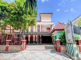 Hotel O Solo near RS JIH Solo formerly Azifa Inn