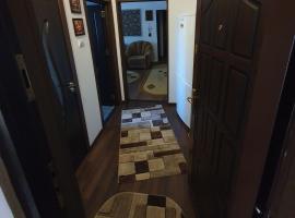 SWEET HOME & LiLiANA，位于Tecuci的酒店