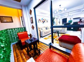 17th The Maze Suites - Pool, Gym, Play，位于内罗毕的宠物友好酒店