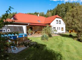 Penzion U rybn&iacute;ka，位于顺佩尔克的宠物友好酒店