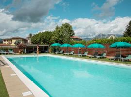 拉朗特娜餐厅酒店，位于加尔法尼亚纳新堡的酒店