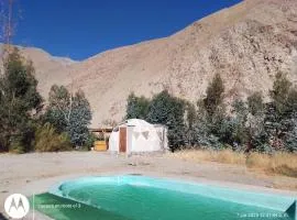 Hermoso domo privado para 2 personas con piscina y tinaja- Cochiguaz- Valle de Elqui