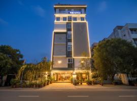 Hotel Corner Courtyard，位于Kondapur的酒店