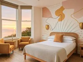 The Beach House - Pool & Spa