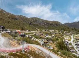 Family-Friendly Ski in-Ski out Retreat by Skarsnuten