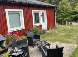 Ådalsvägenhus，位于Fågelfors的酒店