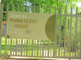 Phana Quest house，位于Evander的酒店