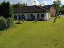 FeWo & Dz "Am Wald"，位于Altheide的酒店