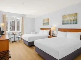 Chic Mountain Hideout in Canmore DT Near Banff!