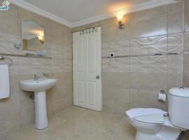 Cem Gül Hotel，位于艾瓦勒克的酒店