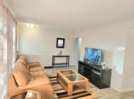 Kirvia's retreat "entire home" 8 minutes to WEM