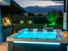 MaVitaPlace Villa Familia, Jacuzzi-Whirlpool, Katerini，位于卡泰里尼的酒店