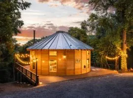 Shenandoah Yurt: Hot Tub~Wood Stove~WiFi~EVcharger