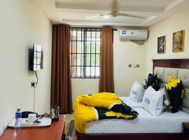 Pharrell Luxury Hotel，位于Bonweri的酒店