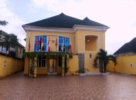 Grandsheffield 8 hotel，位于Mama的酒店