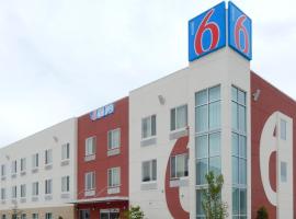 Motel 6-Tulsa, OK，位于卡图萨的酒店