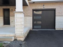 Modern 3BR Home Near Niagara Falls & Welland Canal，位于威兰的乡村别墅
