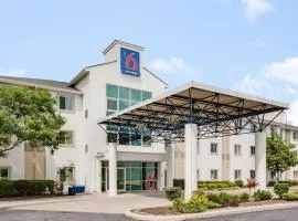 多伦多布拉普顿6汽车酒店