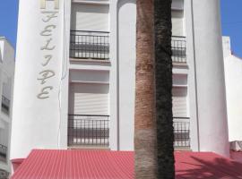 费利佩酒店，位于卡沃内拉斯的酒店