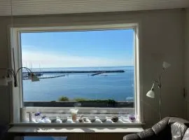 Spacious House With Sea Views From All Rooms