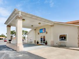 Motel 6-Hinesville, GA