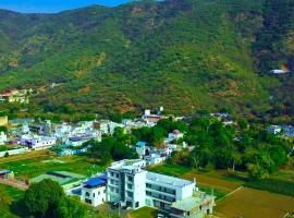 HOTEL TRIPLE SEVEN , Pushkar - A Beautiful Resort Nested in Nature's Lap，位于布什格尔的酒店