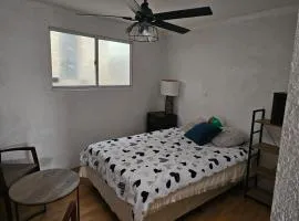 Small studio by the ocean, secure parking included