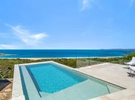 '33 Degrees - Stunning Views' by HolidayCo