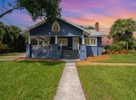 Lotus Eclectic Charm near Downtown and River