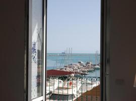 Relais Luxury Retreat - Seafront Apartments，位于萨莱诺的酒店