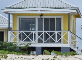 Charming 1-Bed Cottage in Codrington，位于Dulcina的带停车场的酒店