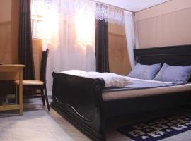 Lexus Guest House, Kasangati，位于坎帕拉的酒店