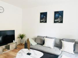 Gordon Home Ashford with Spacious Parking in Secure Neighbourhood，位于Kennington的酒店