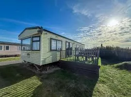 Great Dog Friendly Caravan For Hire At North Denes In Suffolk Ref 40068Nd