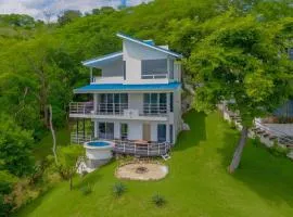 Gorgeous Ocean View Private home, 4 bedrooms with en suite, private plunge pool