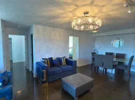 Toronto Downtown Luxurious Stylish 3 Bedroom 3 Bath 2 Balconies near Rogers Centre lakeview condo