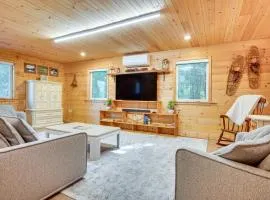 Hiking and Snowmobile Trails On-Site Alton Retreat!