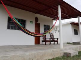 Villa Cristina en Villas Camino Real cerca de las dunas de Chachalacas，位于Ursulo Galván的酒店