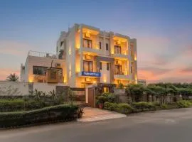 FabHotel Phoenix Hospitality - Nr DLF Cyber Hub & Metro, Gurugram