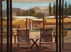 DunHuang FengMingSha Hotel，位于敦煌的宠物友好酒店