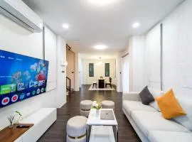 Stylish 3 Bedroom Villa with Garden, Chalong - by PoshSaga